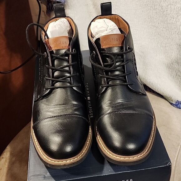 Tommy Hilfiger Veryl Chukka boot shoe Size 9 new in box - Picture 1 of 6